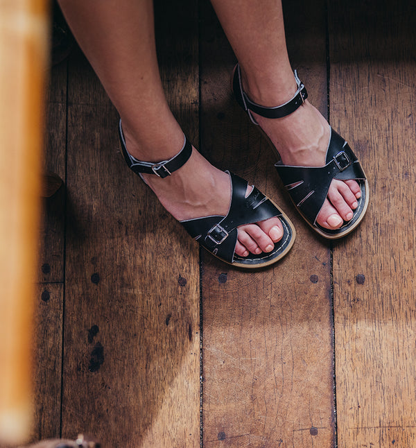 Salt water sandals classic black, svarta sandaler med spänne