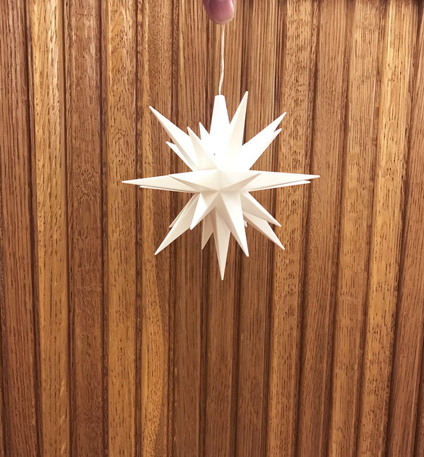 Ministjärna i plast från tyska Herrnhuter sterne. 13 cm. Vit.