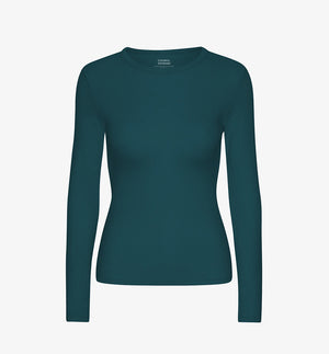 Ribbstickad långärmad t-shirt från Colorful standard i ekologisk bomull. Figurnära, lite tight modell. Förtvättad.
Färg: Ocean Green
Material: 95 % ekologisk bomull, 5 % elastan.