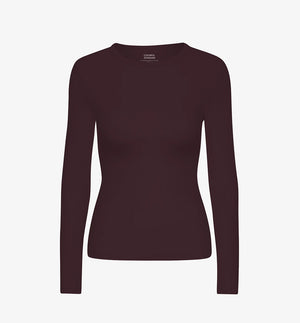 Ribbstickad långärmad t-shirt från Colorful standard i ekologisk bomull. Figurnära, lite tight modell. Förtvättad.
Färg: Oxblood
Material: 95 % ekologisk bomull, 5 % elastan.