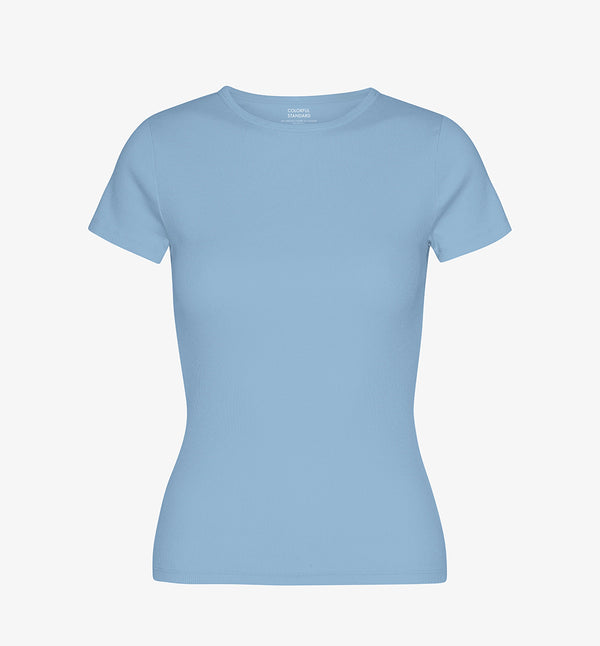 Ribbstickad långärmad t-shirt från Colorful standard i ekologisk bomull. Figurnära, lite tight modell. Förtvättad.
Färg: Seaside Blue, havsblå
Material: 95 % ekologisk bomull, 5 % elastan.