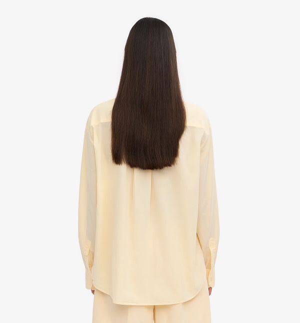 Oversized skjorta från Colorful standard i ekologisk bomull. Förtvättad.
Färg: Ljusgul
Material: 100 % ekologisk bomull
Certifierad med:  Miljövänlig färg - Oeko-Tex®, PETA Approved Vegan
Tillverkad i: Portugal