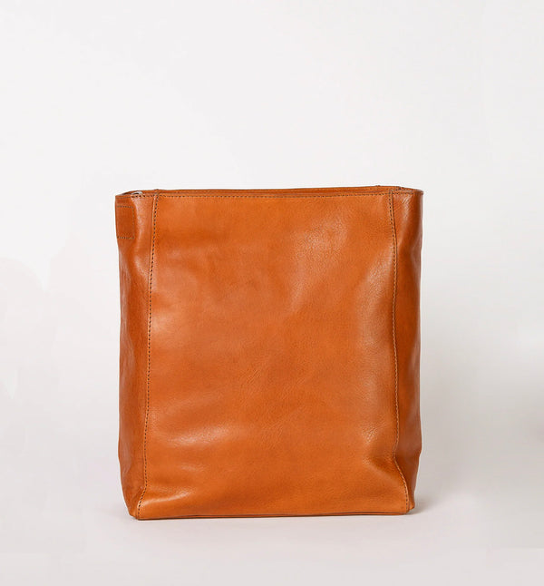 Väska Sofia från märket O My Bag. I vegetabiliskt garvat läder. Cognac