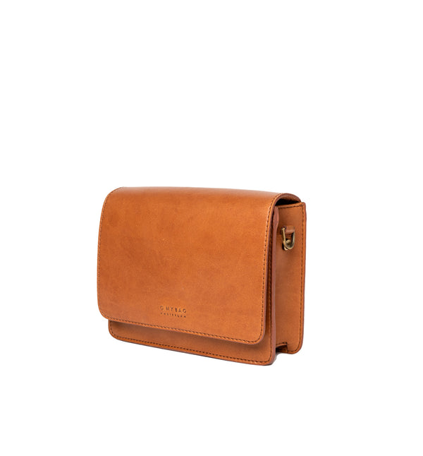 vegansk väska Audrey mini cognac från O my bag. Gjord av äppelläder.