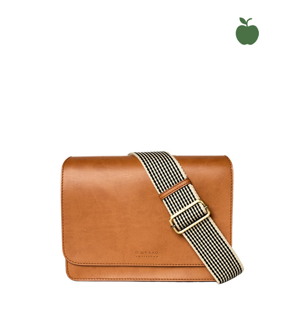 vegansk väska Audrey cognac från O my bag. Gjord av äppelläder.