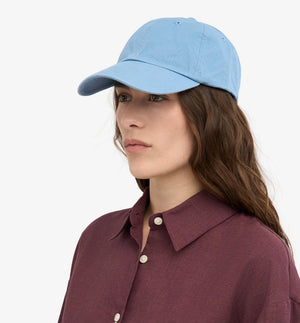 Keps från danska Colorful Standard! I 100% ekologisk bomull&nbsp;som ger en mjuk och bekväm känsla. Spänne bak för att reglera storlek. Onesize. Förtvättad.

Färg: Seaside blue / havsblå

Material: 100% ekologisk bomull

Certifierad med: &nbsp;Miljövänlig färg - Oeko-Tex®, PETA Approved Vegan

Tillverkad i: Portugal