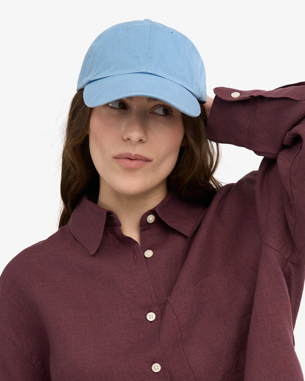 Keps från danska Colorful Standard! I 100% ekologisk bomull&nbsp;som ger en mjuk och bekväm känsla. Spänne bak för att reglera storlek. Onesize. Förtvättad.

Färg: Seaside blue / havsblå

Material: 100% ekologisk bomull