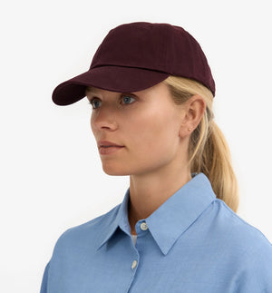 Keps från danska Colorful Standard! I 100% ekologisk bomull&nbsp;som ger en mjuk och bekväm känsla. Spänne bak för att reglera storlek. Onesize. Förtvättad.

Färg: Oxblodsröd / Oxblood red

Material: 100% ekologisk bomull

Certifierad med: &nbsp;Miljövänlig färg - Oeko-Tex®, PETA Approved Vegan

Tillverkad i: Portugal

Skötselråd: fintvätt, max 40 grader