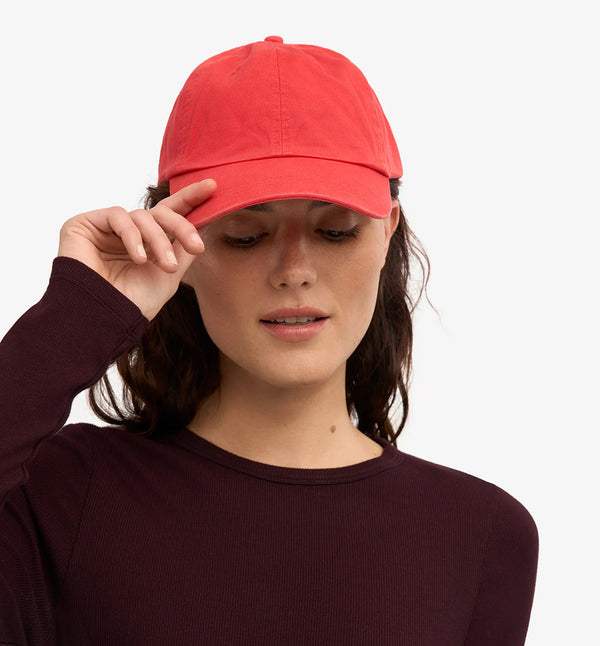 Keps från danska Colorful Standard! I 100% ekologisk bomull&nbsp;som ger en mjuk och bekväm känsla. Spänne bak för att reglera storlek. Onesize. Förtvättad.

Färg: Red Tangerine

Material: 100% ekologisk bomull