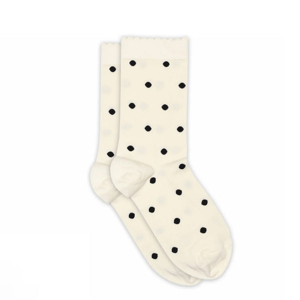 Prickiga strumpor Etta i bomullsblandning från mpDenmark. Förstärkt häl och tå. Strumporna certifierade enligt STANDARD 100 av OEKO-TEX®.

Färg: Gräddvita med svarta prickar

Material: 80% bomull, 17% polyamid, 3% elastan

Tillverkad i: Lettland

Skötselråd: Fintvätt 40 grader