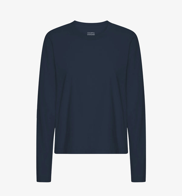 Långärmad t-shirt från Colorful standard i ekologisk bomull. Klassisk och avslappnad passform.

Färg: Marinblå

Material: 100 % ekologisk bomull.

Certifierad med:&nbsp; Miljövänlig färg - Oeko-Tex®, PETA Approved Vegan

Tillverkad i: Portugal