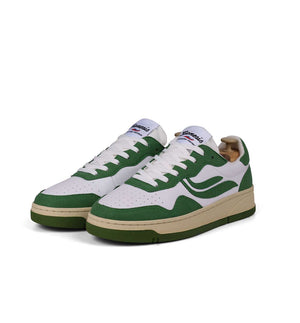Sneakers G-Soley 2.0 Green Serial från tyska Genesis. I denna sneaker används BIOWAVE™, vegansk mocka tillverkad av majsavfall och återvunnen PET. Nätet är tillverkat av 100 % återvunna PET-flaskor. Vit/grön