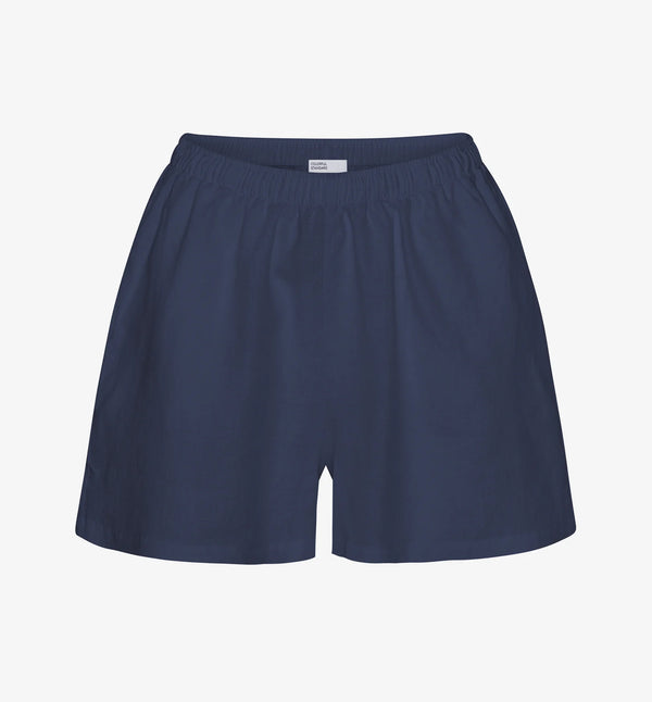 Linneshorts från Colorful standard. Dessa linneshorts är tillverkade av 100 % naturligt linne: lätta, luftiga och perfekta för varma dagar. De är enkla att bära, lätta att älska och passar till nästan allt. Resår i midjan och fickor i sidan. Förtvättad.

Färg:&nbsp;Marinblå med vita knappar.

Material: 100 % linne från Portugal

Certifierad med:&nbsp; Miljövänlig färg - Oeko-Tex®, PETA Approved Vegan

Tillverkad i: Portugal