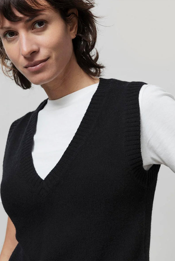 Rifò Melania Recycled Wool Vest Black