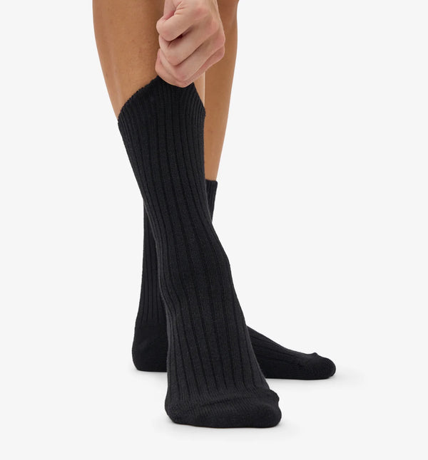 Ullsockor från Colorful Standard. I en kraftig merinoblandning gjord av återvunna fibrer. Förtvättade.&nbsp;

Färg: Svart

Material: 58% återvunnen italiensk extra fin merinoull, 27% ekologisk bomull, 14% polyamid,1% elastane.

Miljövänligt färgat garn - Oeko-Tex®
Global Recycled Standard (GRS)

Skötselråd: Ulltvätt

Tillverkade i: Portugal