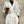 Load image into Gallery viewer, Lieblings kimono Mossa! Rak modell med fin kragdetalj och trekvartsärm. Kimonon har fickor i sidorna och rundad nedtill. Knytband och hällor i sidorna. Linne från Italien, vit.
