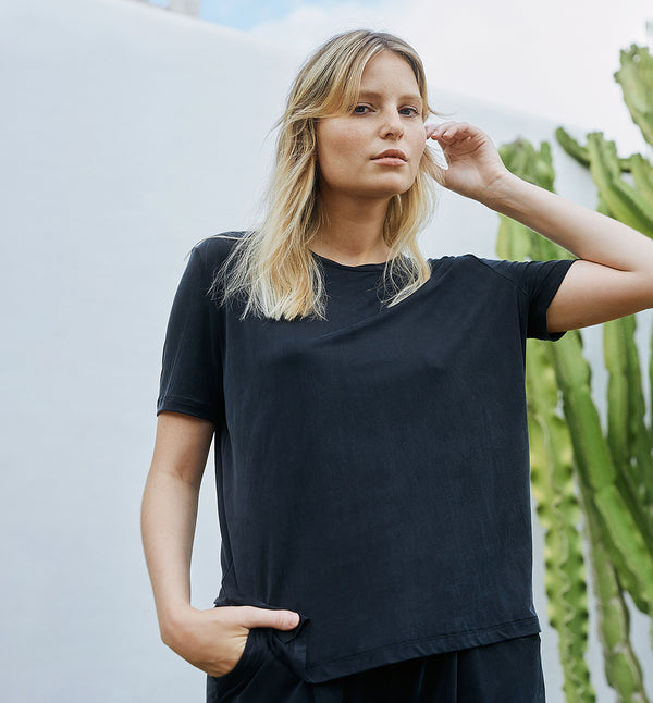 Moya Kala t-shirt Cupro Graphite