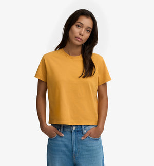 Ekologisk t-shirt i boxig och lite kortare modell från Colorful standard. Förtvättad.

Färg: Bränd gul / Burned Yellow

Material: 100 % ekologisk bomull

Certifierad med:&nbsp; Miljövänlig färg - Oeko-Tex®, PETA Approved Vegan

Tillverkad i: Portugal

Skötselråd:&nbsp;Fintvätt max 40 grader