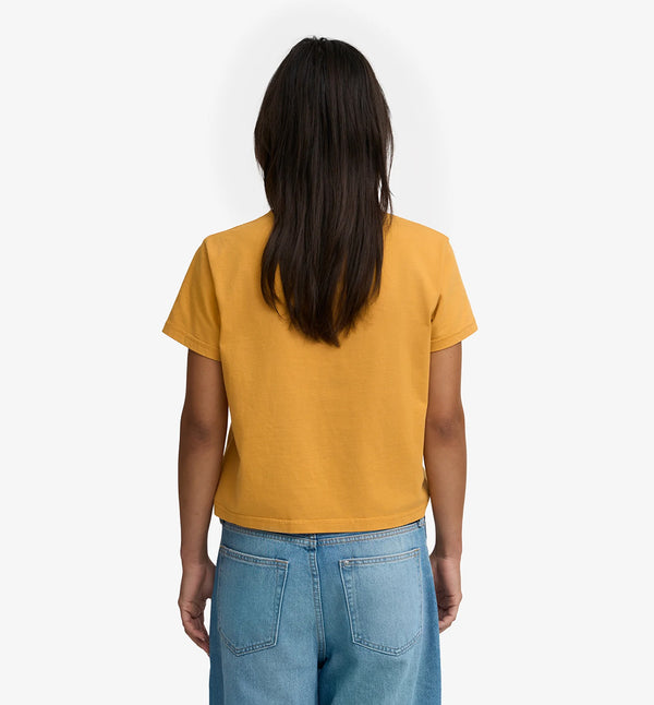 Ekologisk t-shirt i boxig och lite kortare modell från Colorful standard. Förtvättad.

Färg: Bränd gul / Burned Yellow

Material: 100 % ekologisk bomull

Certifierad med:&nbsp; Miljövänlig färg - Oeko-Tex®, PETA Approved Vegan

Tillverkad i: Portugal

Skötselråd:&nbsp;Fintvätt max 40 grader