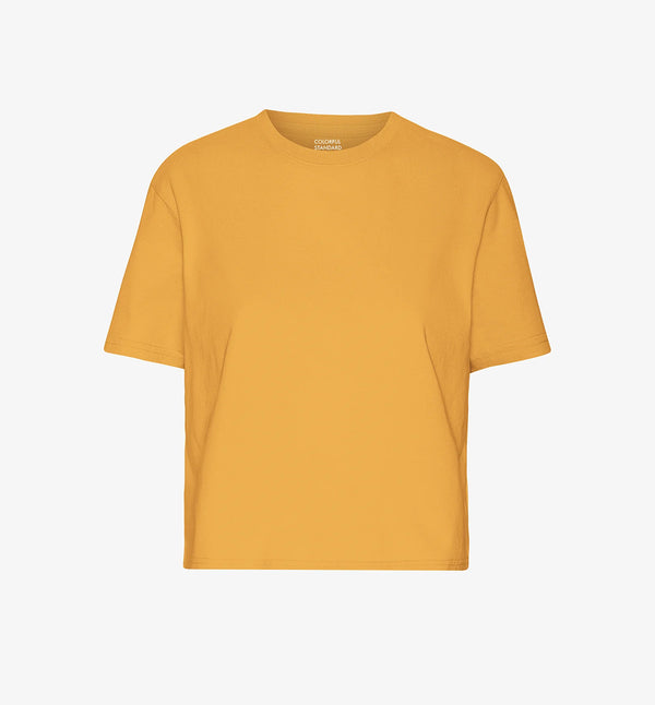 Ekologisk t-shirt i boxig och lite kortare modell från Colorful standard. Förtvättad.

Färg: Bränd gul / Burned Yellow

Material: 100 % ekologisk bomull

Certifierad med:&nbsp; Miljövänlig färg - Oeko-Tex®, PETA Approved Vegan

Tillverkad i: Portugal

Skötselråd:&nbsp;Fintvätt max 40 grader