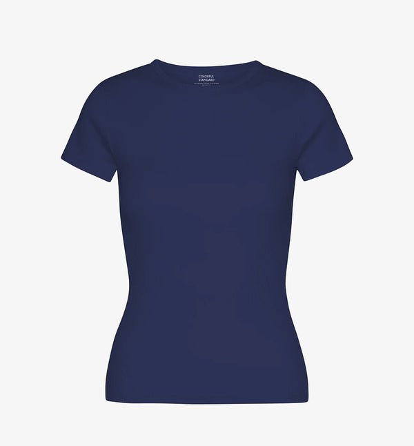 Ribbstickad kortärmad t-shirt från Colorful standard i ekologisk bomull. Figurnära, lite tight modell. Förtvättad.

Färg: Marinblå

Material: 95 % ekologisk bomull, 5 % elastan. Vikt jersey 220g

Certifierad med:&nbsp; Miljövänlig färg - Oeko-Tex®, PETA Approved Vegan

Tillverkad i: Portugal