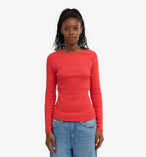Ribbstickad långärmad t-shirt från Colorful standard i ekologisk bomull. Figurnära, lite tight modell. Förtvättad.

Färg: Mandarinröd

Material: 95 % ekologisk bomull, 5 % elastan. Vikt jersey 220g