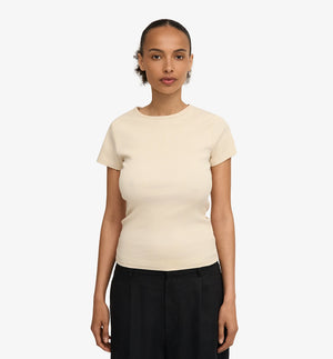 Ribbstickad långärmad t-shirt från Colorful standard i ekologisk bomull. Figurnära, lite tight modell. Förtvättad.

Färg: Ivory

Material: 95 % ekologisk bomull, 5 % elastan.