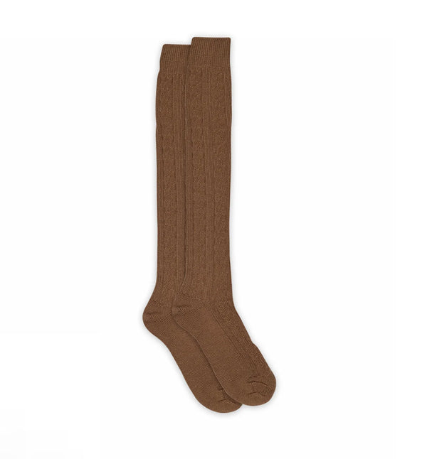 Mjuka knästrumpor i ull och bomull från MPwoman. Strumporna är stickade med ett vackert stickmönster och har ett brett och bekvämt resårband upptill.&nbsp;För att säkerställa bästa möjliga passform har strumporna en anatomiskt korrekt häl med 90° vinkel.

Färg: Brun

Material:&nbsp;50% ull, 35% bomull, 13% polyester, 2% elastan

Tillverkad i: Lettland