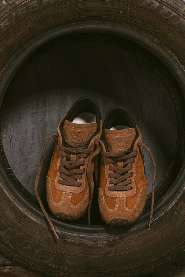 Veja GT Suede Cognac Black