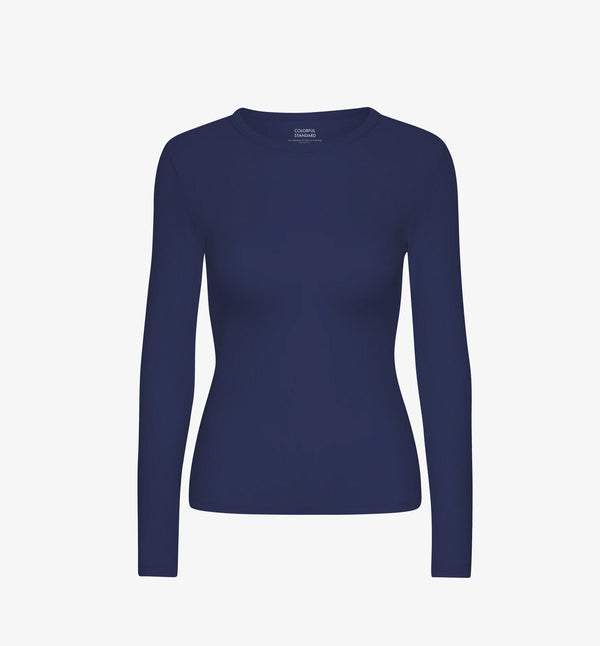 Ribbstickad långärmad t-shirt från Colorful standard i ekologisk bomull. Figurnära, lite tight modell. Förtvättad.

Färg: Marinblå

Material: 95 % ekologisk bomull, 5 % elastan. Vikt jersey 220g

Certifierad med:&nbsp; Miljövänlig färg - Oeko-Tex®, PETA Approved Vegan

Tillverkad i: Portugal

Skötselråd:&nbsp;Fintvätt max 40 grader