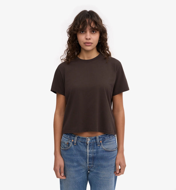 Ekologisk t-shirt i boxig och lite kortare modell från Colorful standard. Förtvättad.

Färg: Kaffebrun

Material: 100 % ekologisk bomull

Certifierad med:&nbsp; Miljövänlig färg - Oeko-Tex®, PETA Approved Vegan

Tillverkad i: Portugal

Skötselråd:&nbsp;Fintvätt max 40 grader