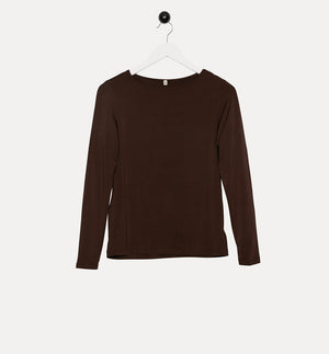 Den fina bastoppen som passar till det mesta! Från Bric-a-brac i skön silkesliknande bambuviskos. Längd mitt bak i storlek&nbsp;M: 56 cm.

Färg: Svart

Material: 95% bambuviskos, 5% elastan.

Skötselråd: 30 grader fintvätt

Tillverkad i:&nbsp;Stickad i Sverige, sydd i&nbsp;Litauen