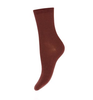 Ribbstickade strumpor i ull. Klassisk strumpa i merinoull med bästa hållbara kvalitet. Produkten är certifierad enligt STANDARD 100 av OEKO-TEX®.

Färg: Chokladbrun

Material:&nbsp;80%, Superwash ull, 17% polyamid, 3% elastan

Tillverkad i: Lettland
