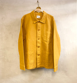 Workwear jacka från Colorful standard i kraftig ekologisk bomull. En bröstficka och två fickor fram. Söm mitt bak. Förtvättad.

Färg: Burned Yellow

Material:&nbsp;100 % ekologisk bomull

Certifierad med:&nbsp; Miljövänlig färg - Oeko-Tex®, PETA Approved Vegan

Tillverkad i: Portugal