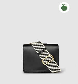 Audrey Mini svart vegansk handväska i äppelläder från O My Bag.