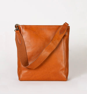 Väska Sofia från märket O My Bag. I vegetabiliskt garvat läder. Cognac