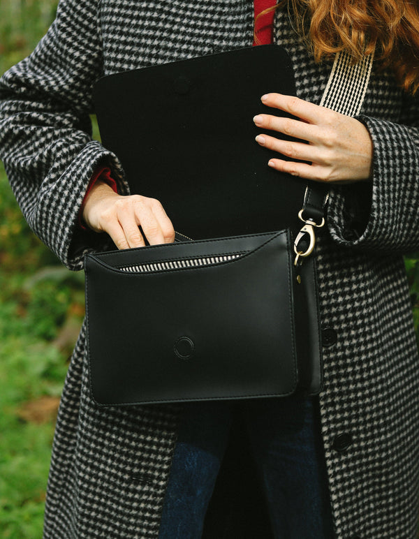 vegansk väska Audrey svart från O my bag. Gjord av veganskt läder,  äppelläder.