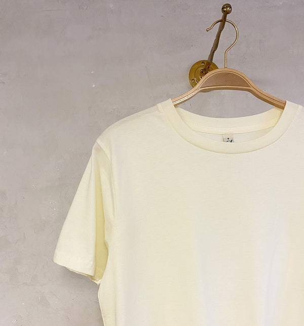 T-shirt i GOTS märkt ekologisk bomull, färg ecru gulvit